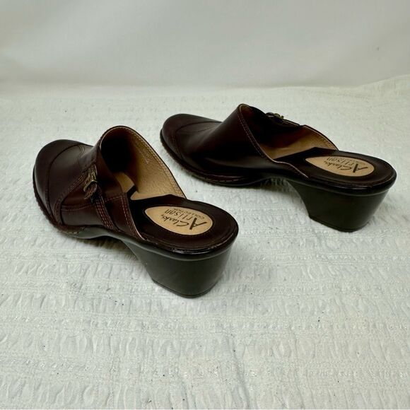 Clark’s Leather Clogs- Size 8 - Picture 9 of 13